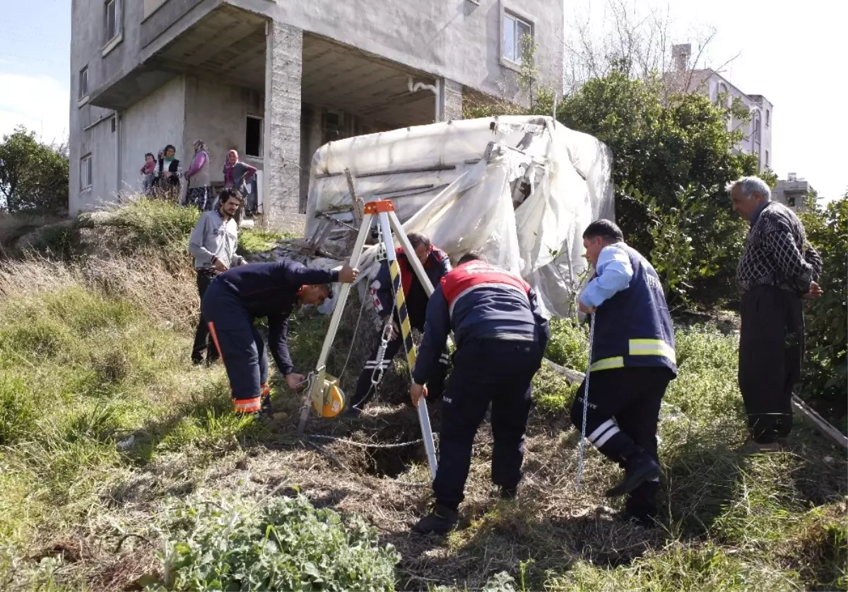 Kuyuya Düşen Hamile Keçiyi İtfaiye Kurtardı