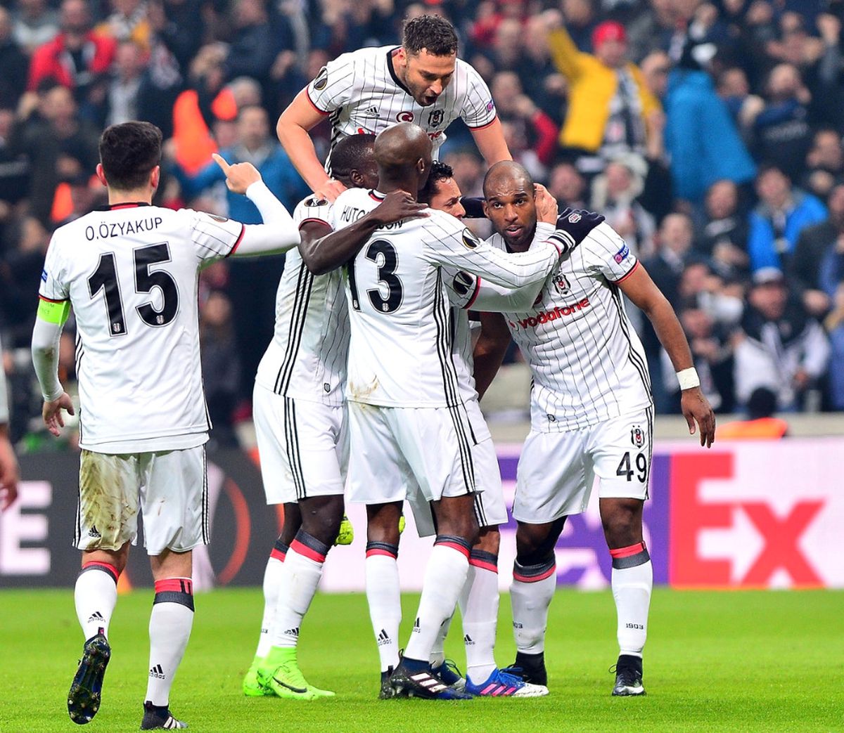 Lyon\'a Şok, Beşiktaş\'a Piyango