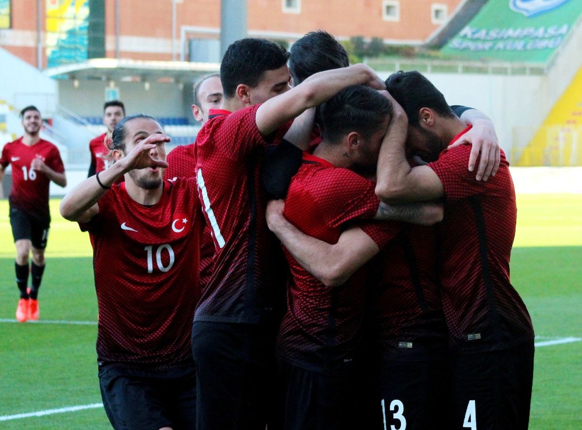 Milliler Azerbaycan\'a Gol Yağdırdı