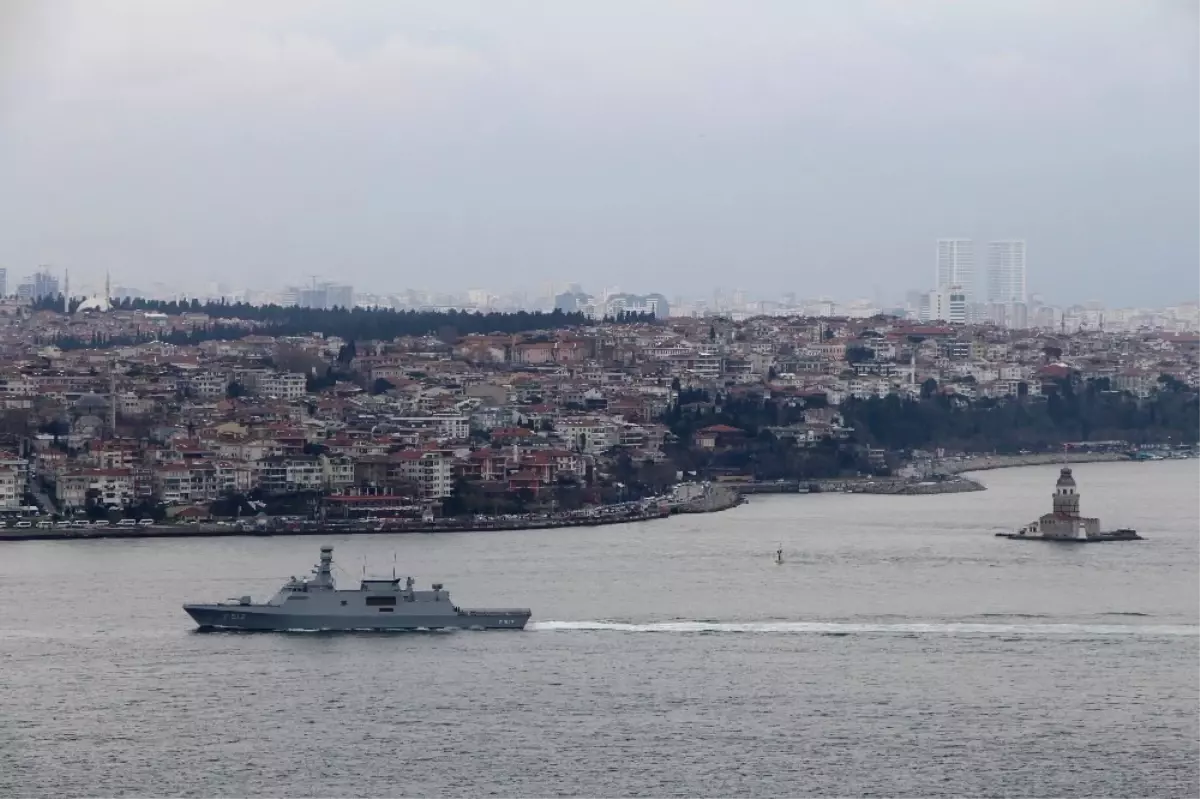 Türk Savaş Gemileri İstanbul Boğazı\'nda Böyle Görüntülendi