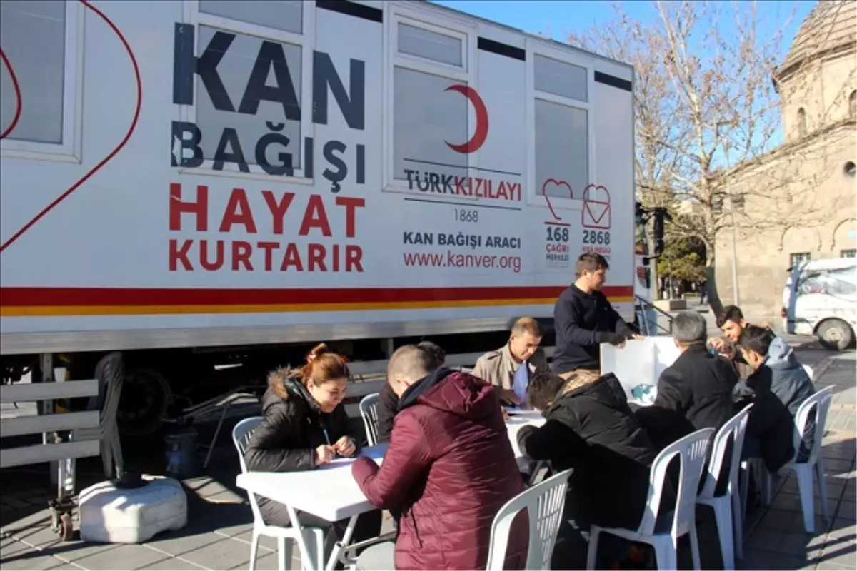 PTT Personelinden Kızılay\'a Kan Bağışı