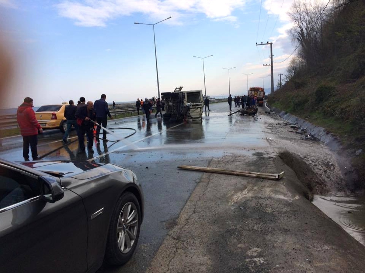 Rize\'de Trafik Kazası: 1 Ölü, 1 Ağır Yaralı
