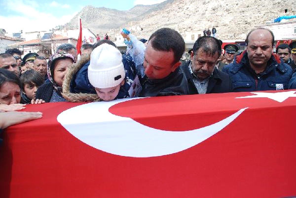 Şehit Astsubay Niğde\'de Toprağa Verildi