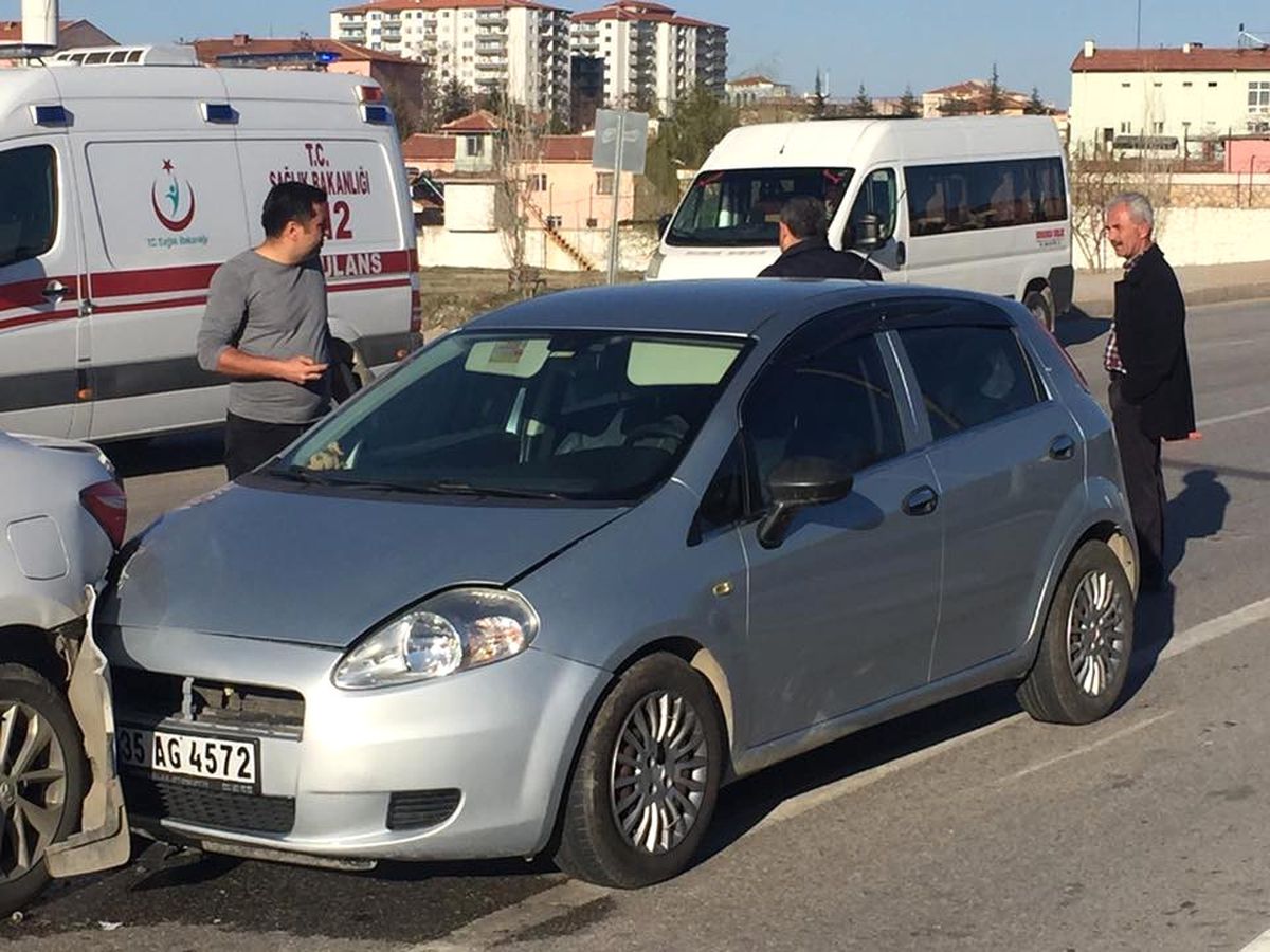 Sungurlu\'da Trafik Kazası: 3 Yaralı
