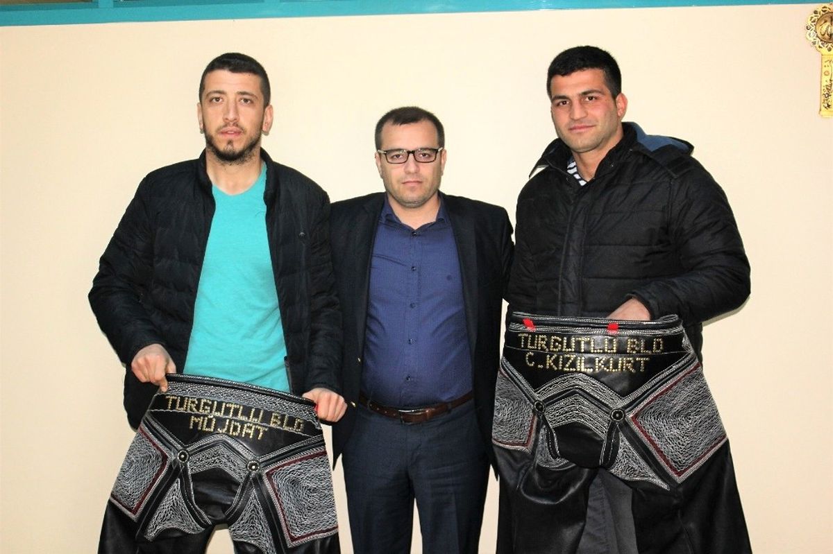 Turgutlu Belediyesi\'nden Genç Güreşçilere Destek