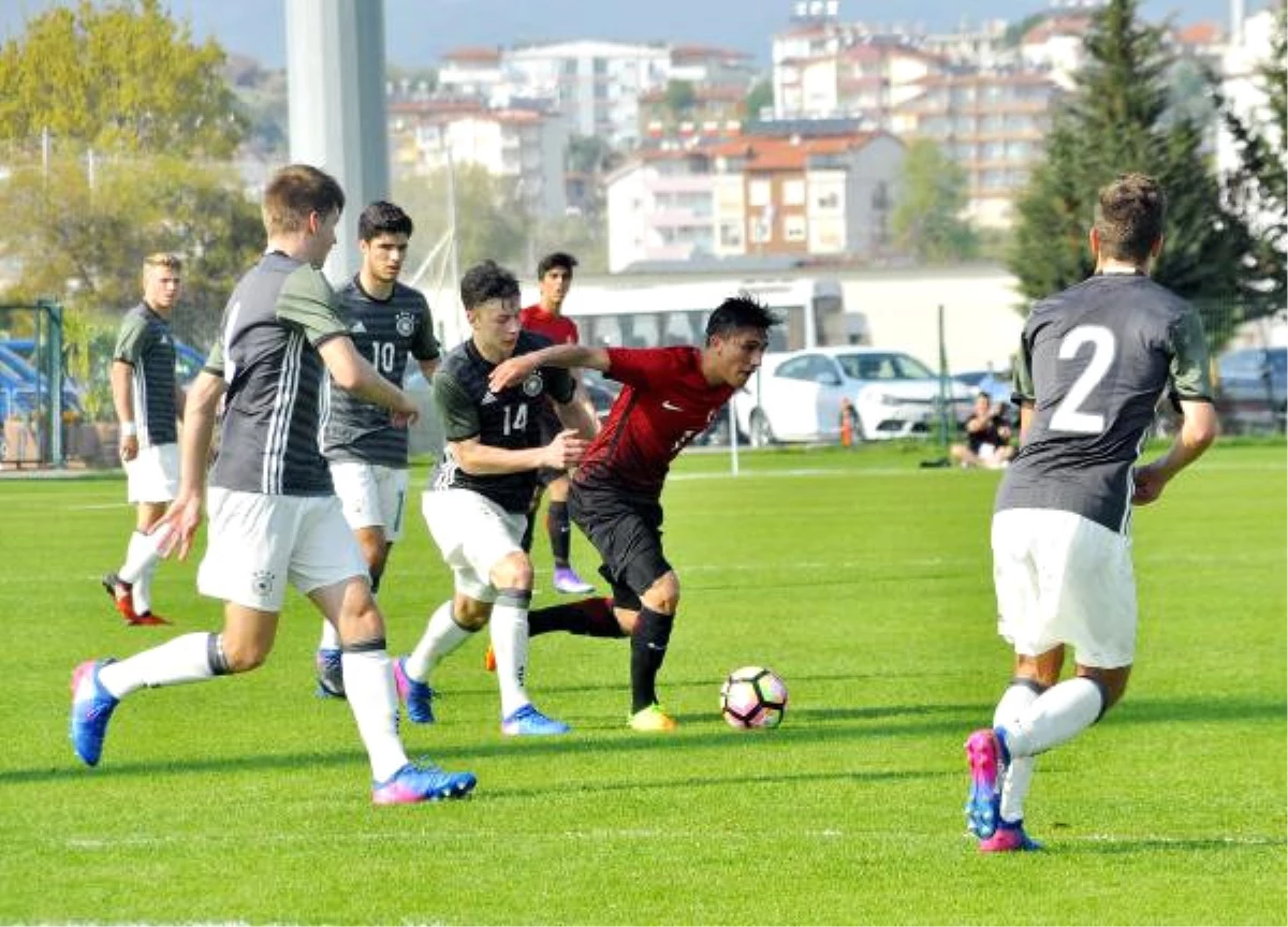 U17 Milli Takımı Avrupa Şampiyonası\'na Katılmaya Hak Kazandı