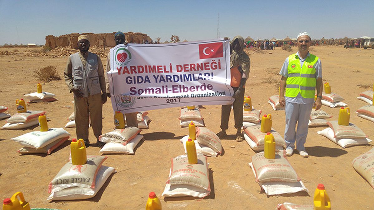 Yardımeli\'nden Somali\'ye Gıda Yardımı