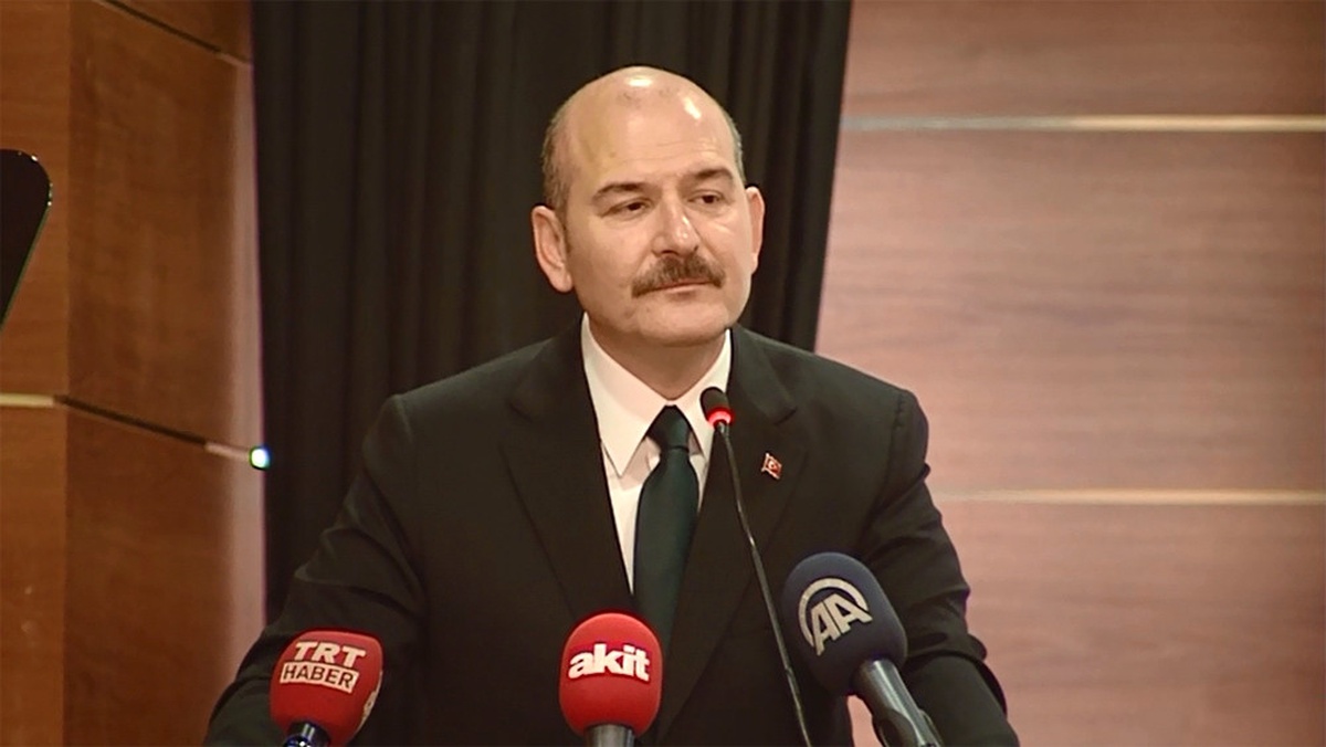 61 ve 80 Anayasaları Menderes\'in Kanı Üzerine Inşa Edilmiştir"