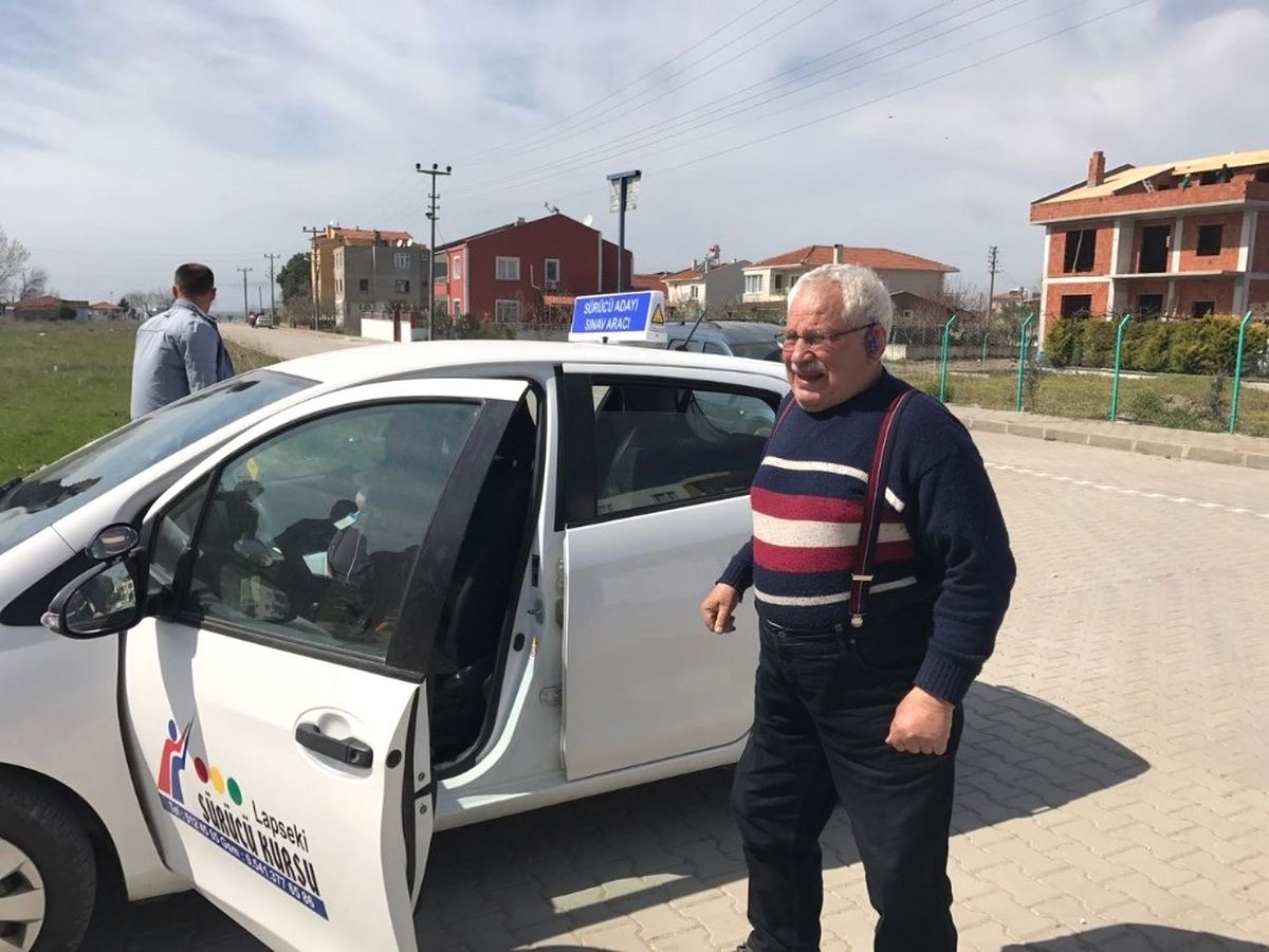 75 Yaşında Ehliyet Aldı