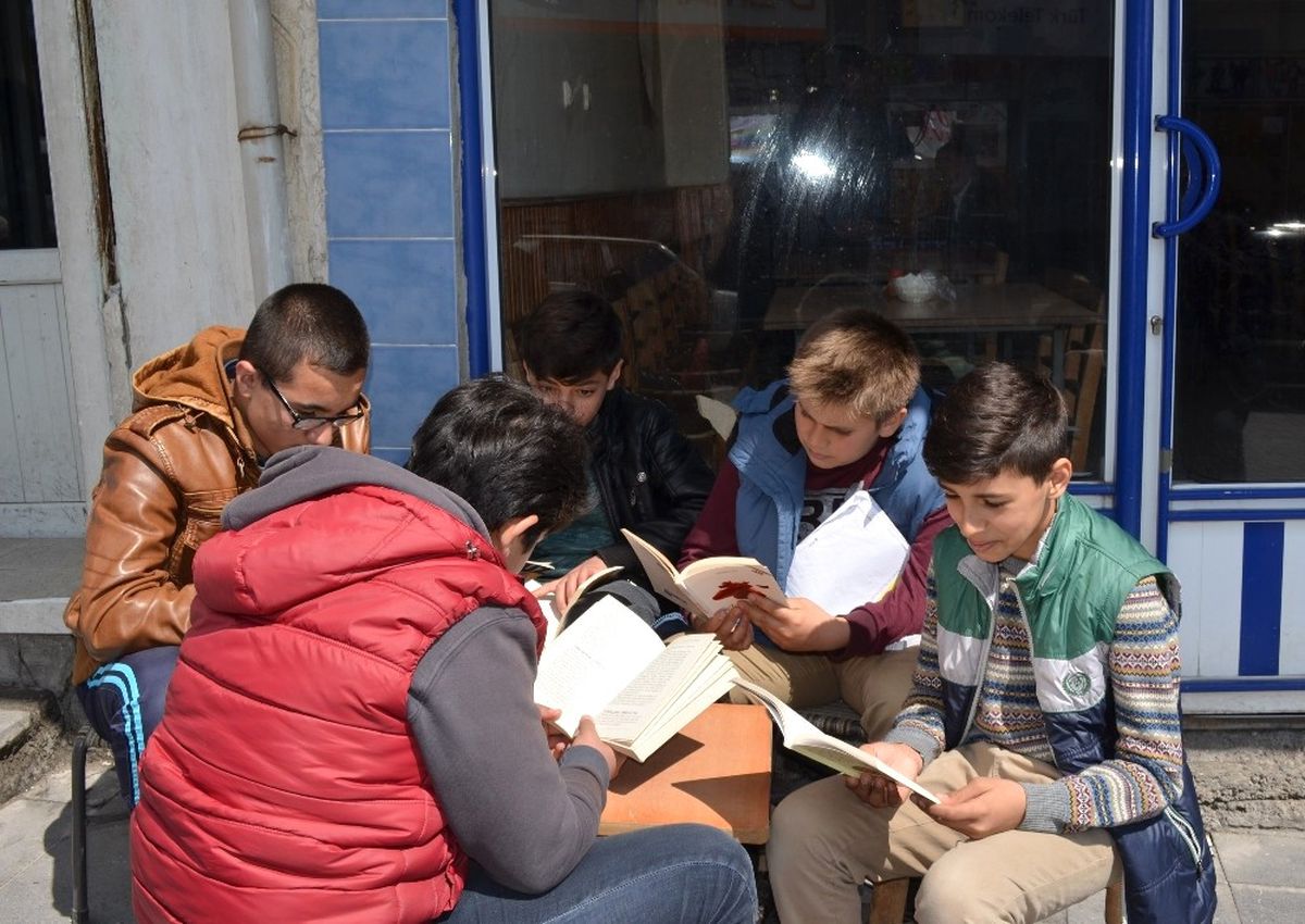 Adilcevaz\'da Kitap Okuma Etkinliği