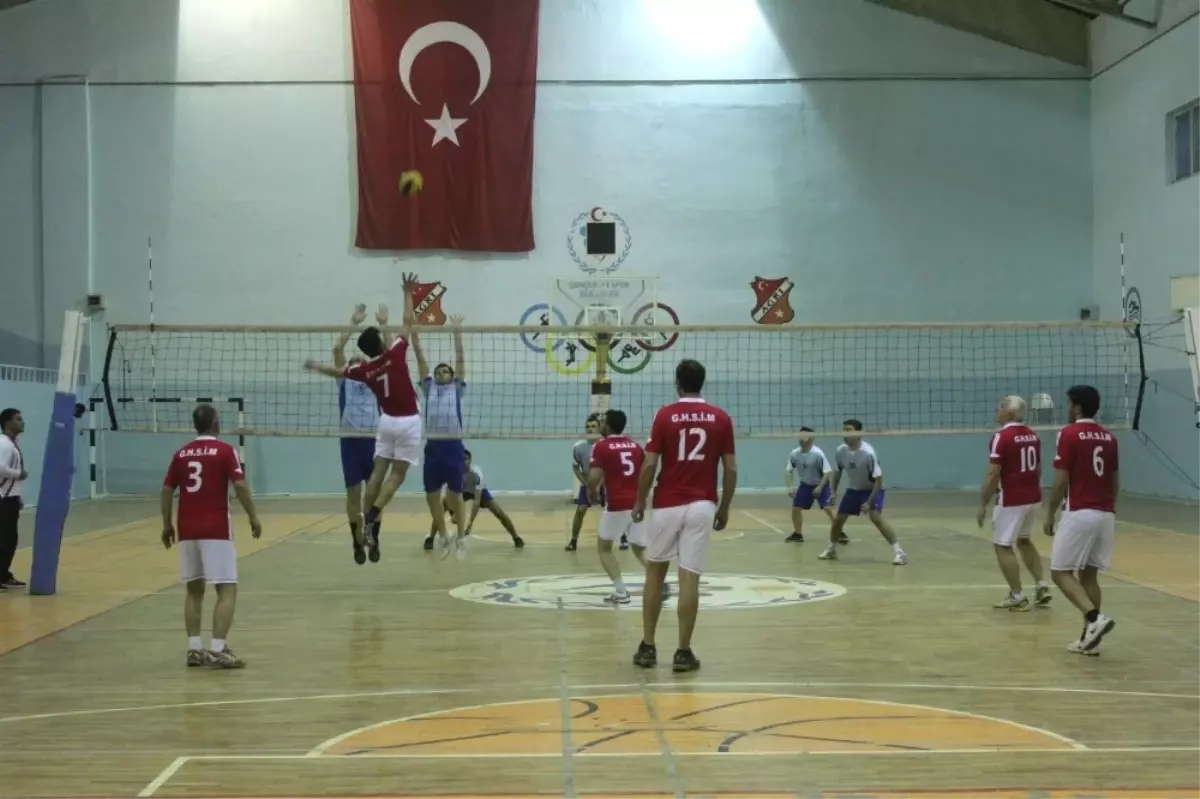 Ağrı\'da Kurumlar Arası Voleybol Turnuvası Başladı