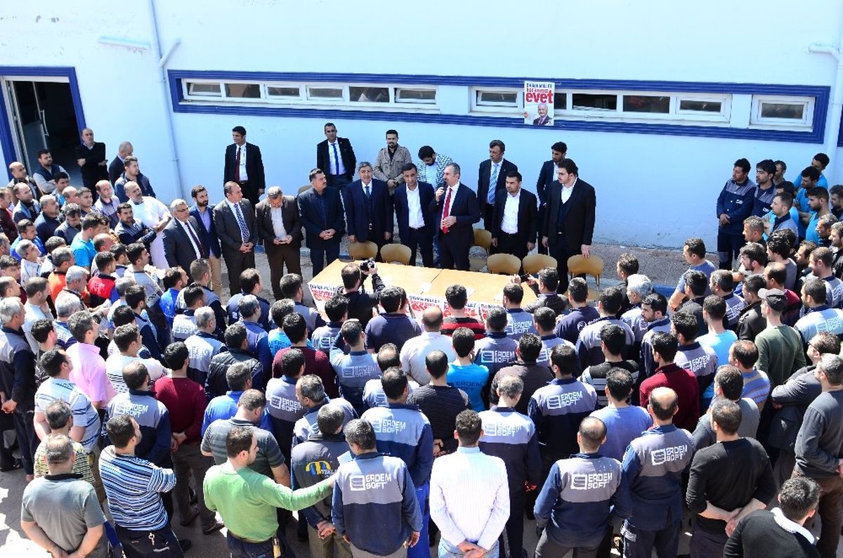 AK Parti Genel Sekreteri Gül Fabrika İşçilerine Anayasayı Anlattı