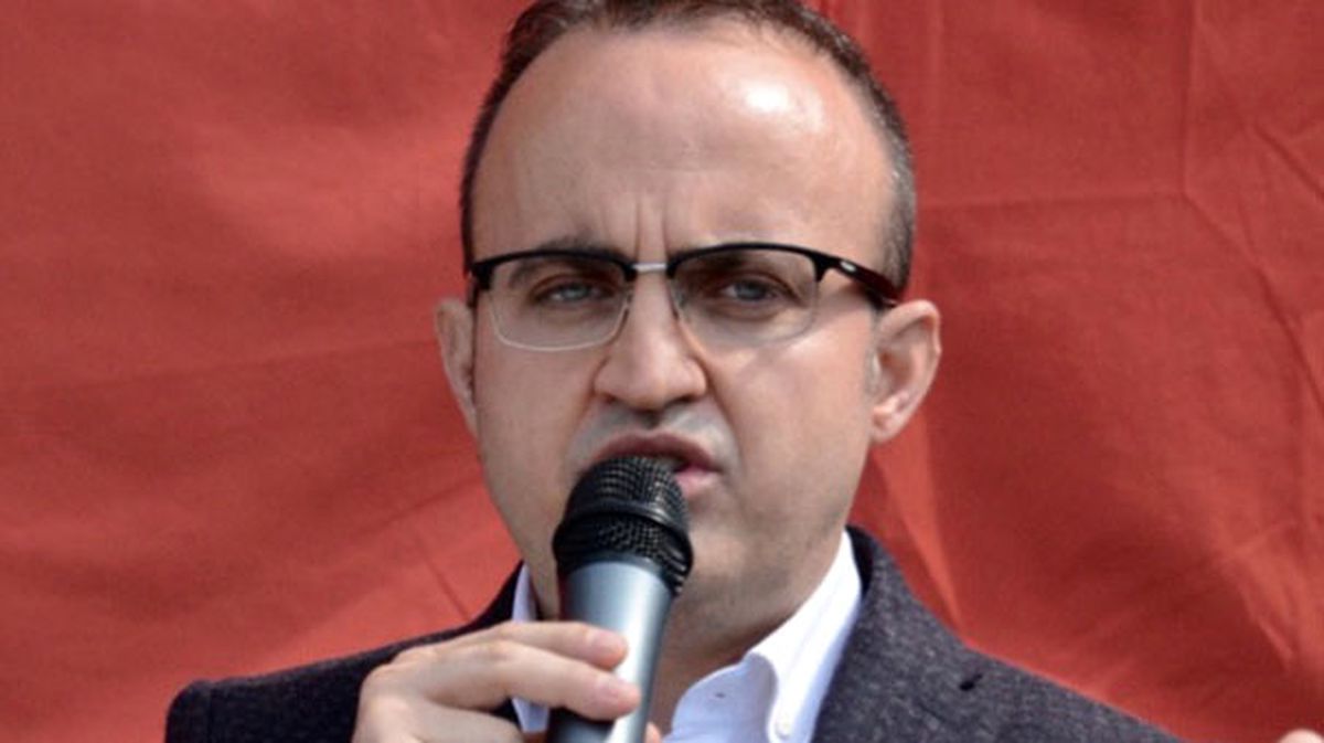 AK Parti\'li Bülent Turan: Kararsız Seçmen \'Evet\'e Yöneldi