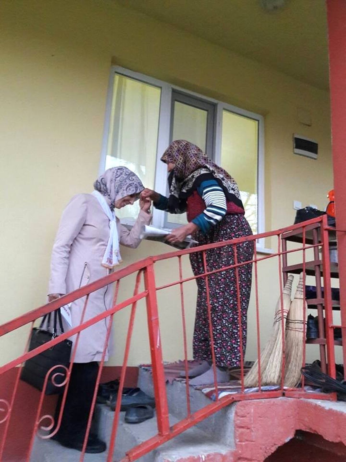 AK Parti Merkez İlçe Teşkilatları Referandum Çalışmalarına Devam Ediyor