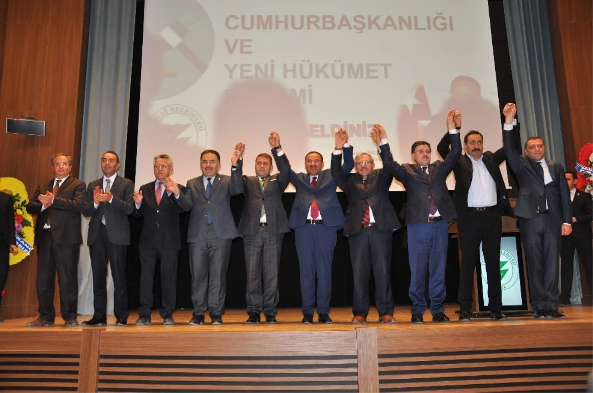 Bakan Bozdağ: "Türkiye\'nin Bekası İçin Mevcut Sistemin Değiştirilmesi Şart"