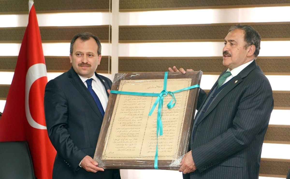 Bakan Eroğlu: "Kılıçdaroğlu\'nun Gizlice \'Evet\' Vereceğine İnanıyorum"