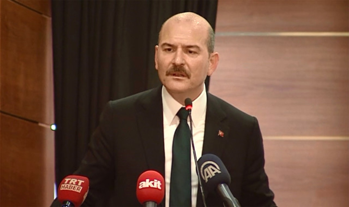 Bakan Soylu: "Bizim Ülkemizde Hiçbir Avrupa Ülkesinin Liderinin Kafasına Silah Dayalı Posteri...