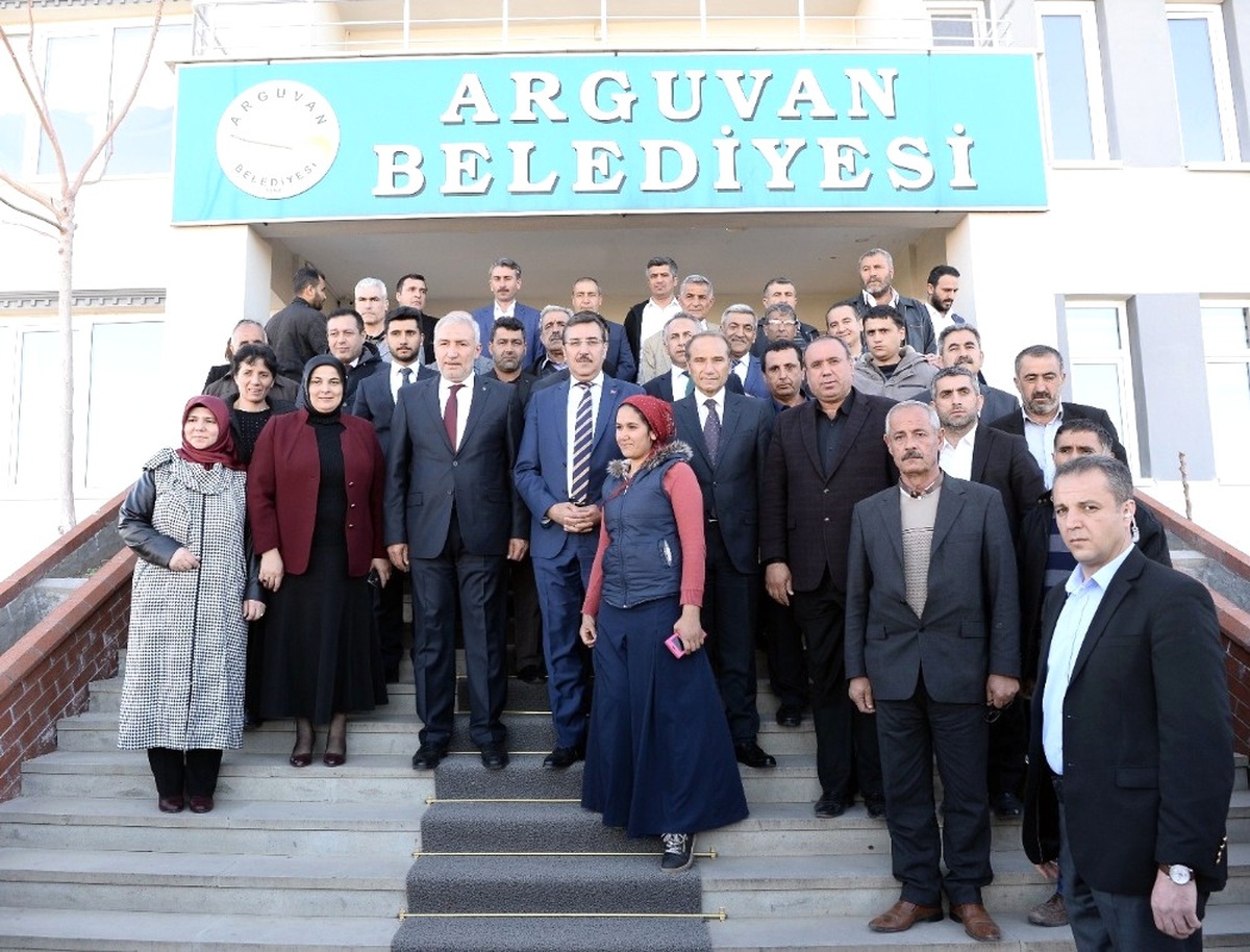 Bakan Tüfenkci\'den Arguvan Belediyesine Ziyaret