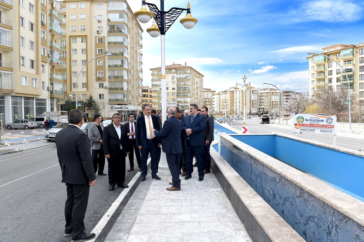 Başkan Karaosmanoğlu, "Topluma karşı sorumlusunuz"