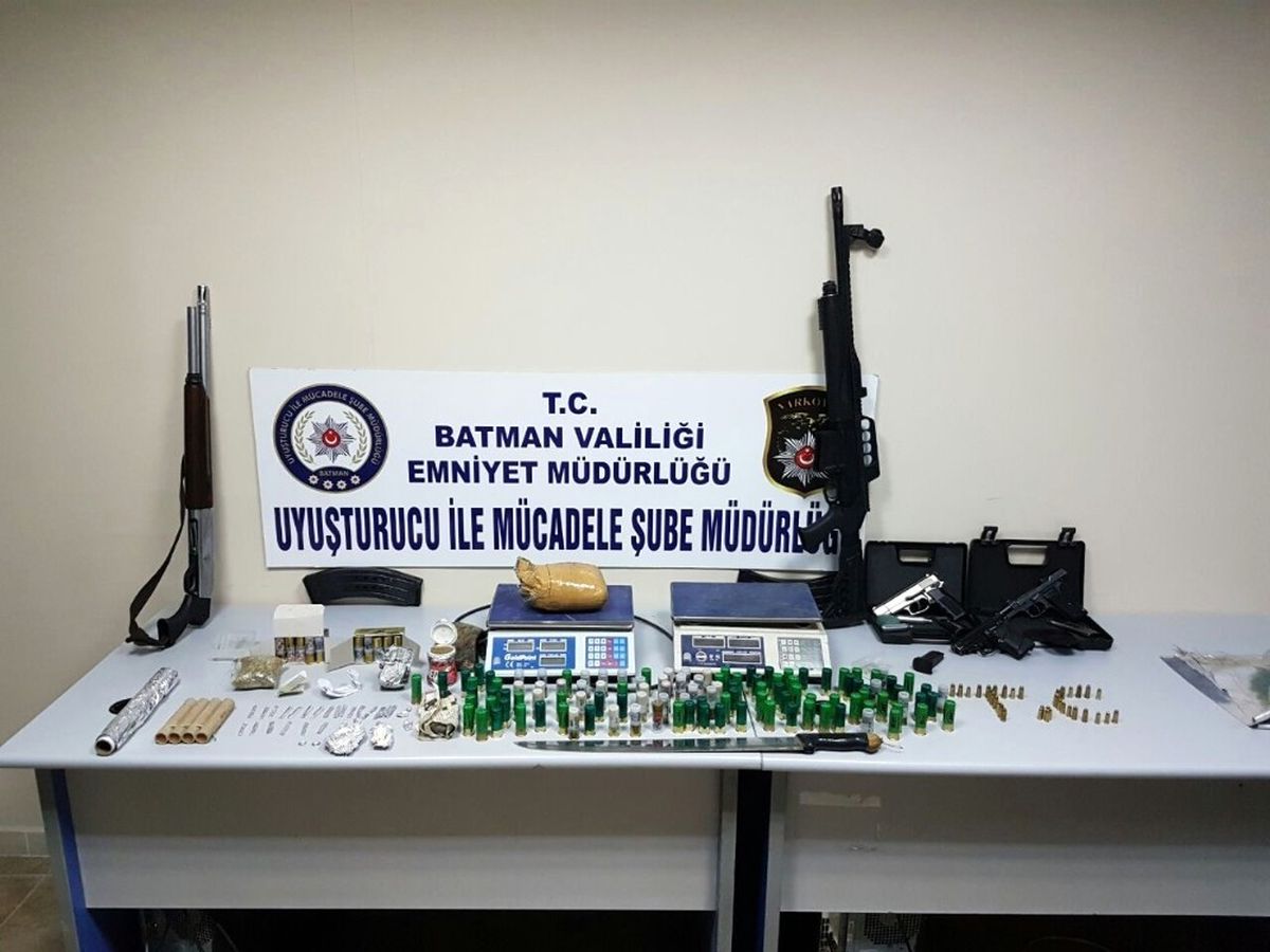 Batman\'da Silah ve Mühimmat Ele Geçirildi