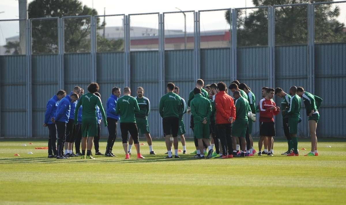 Bursaspor\'da Stancu, Jovic ve Faty Konyaspor\'a Karşı Yok
