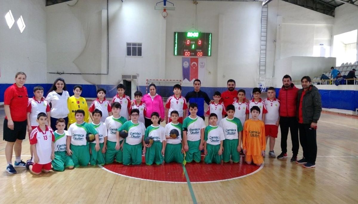Çamlıca Okulları Hentbol da İl Üçüncüsü Oldu