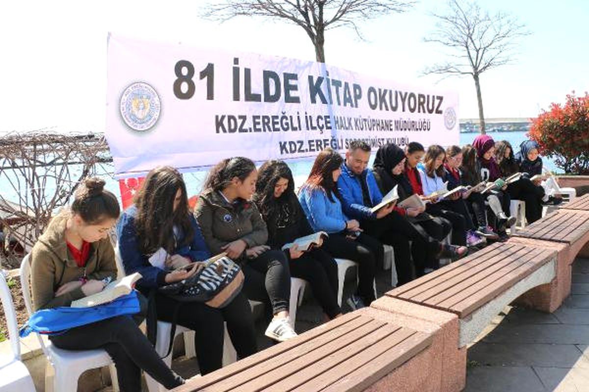 Ereğli\'de 700 Kişi Kitap Okudu