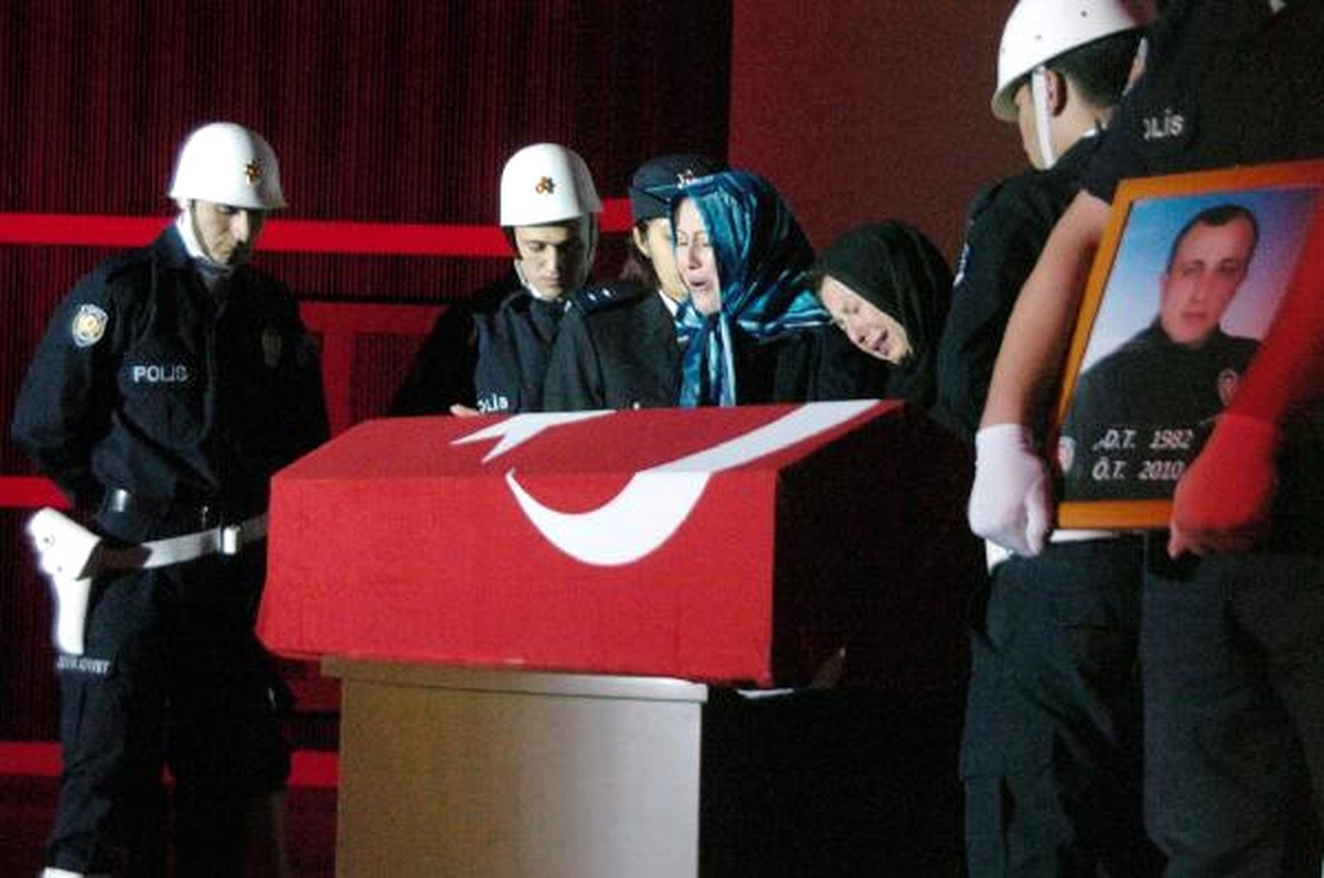 Fetö Sanığı Polis: Vatanım Kirlenmesin Diye Yere İzmarit Bile Atmıyorum