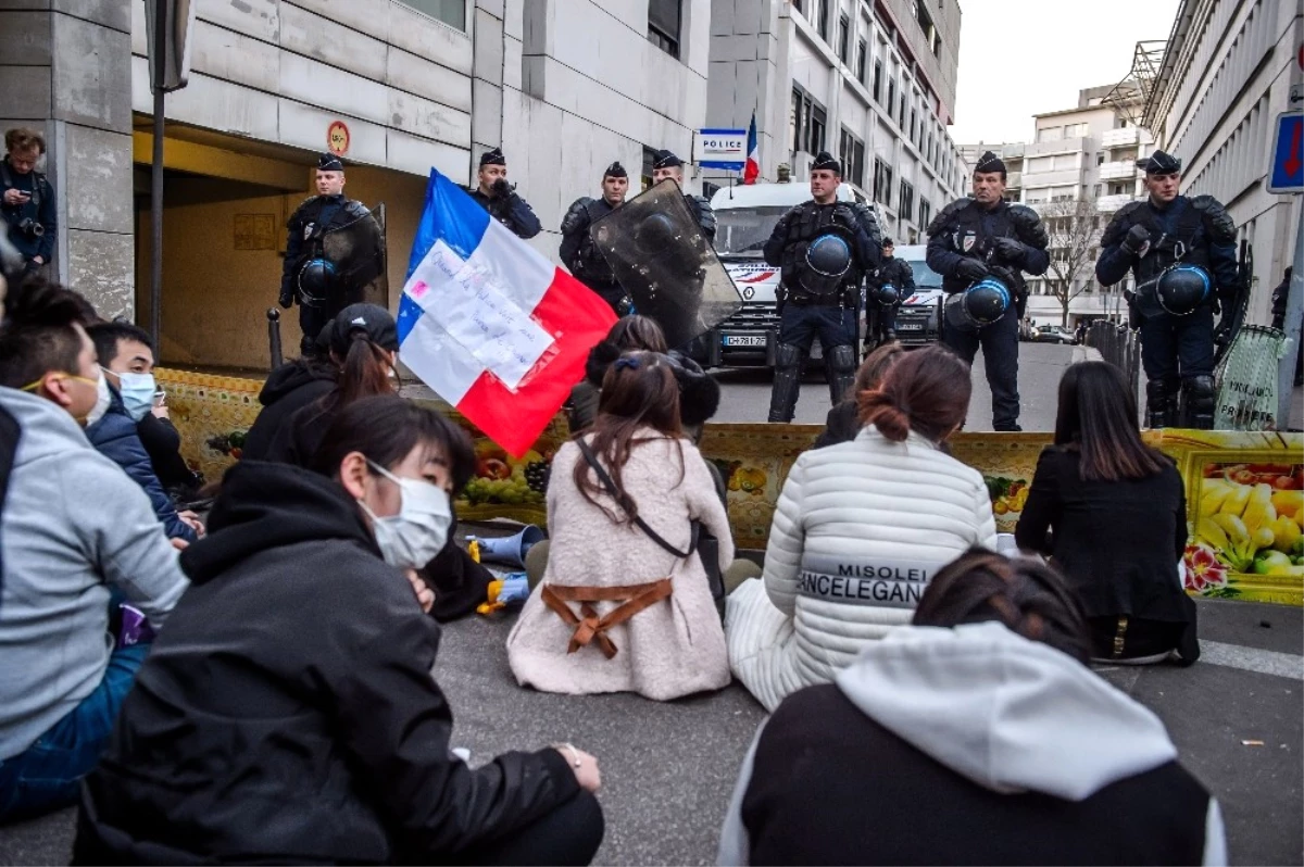 Fransız Polislerin Öldürdüğü Çinli, Paris\'te Yaşayanları Sokaklara Döktü