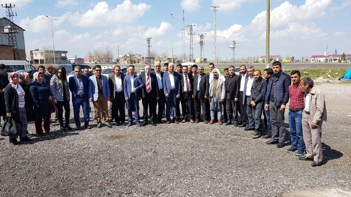 Gezer, Köy Köy Dolaşarak Yeni Hükümet Sistemini Anlatıyor