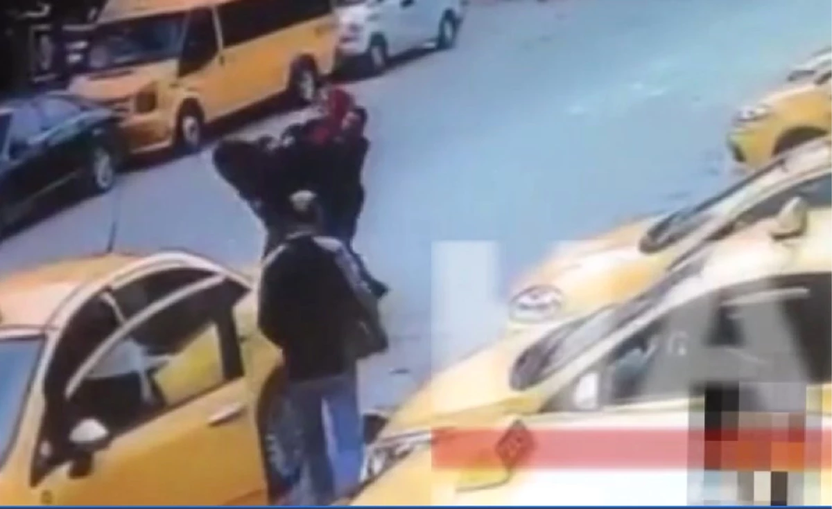 İstanbul\'da Yaşanan Taksici Rezaletinin Görüntüleri Ortaya Çıktı