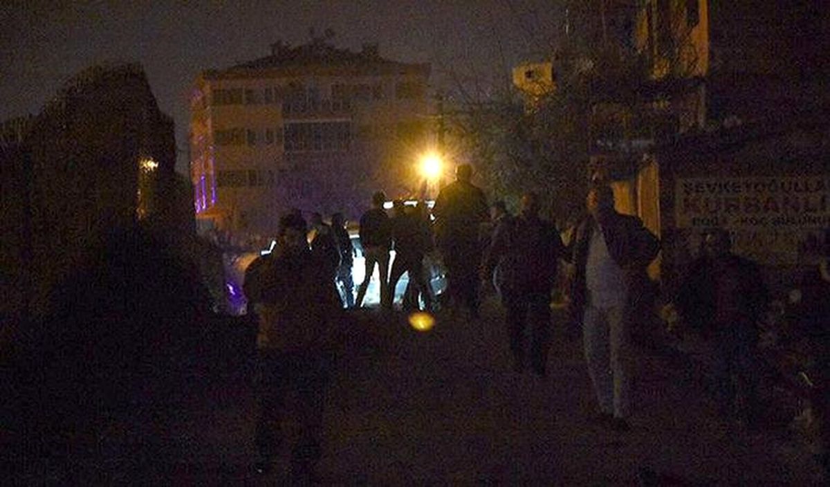 İzmir\'de İki Patlama: 1 Ölü, 1 Yaralı