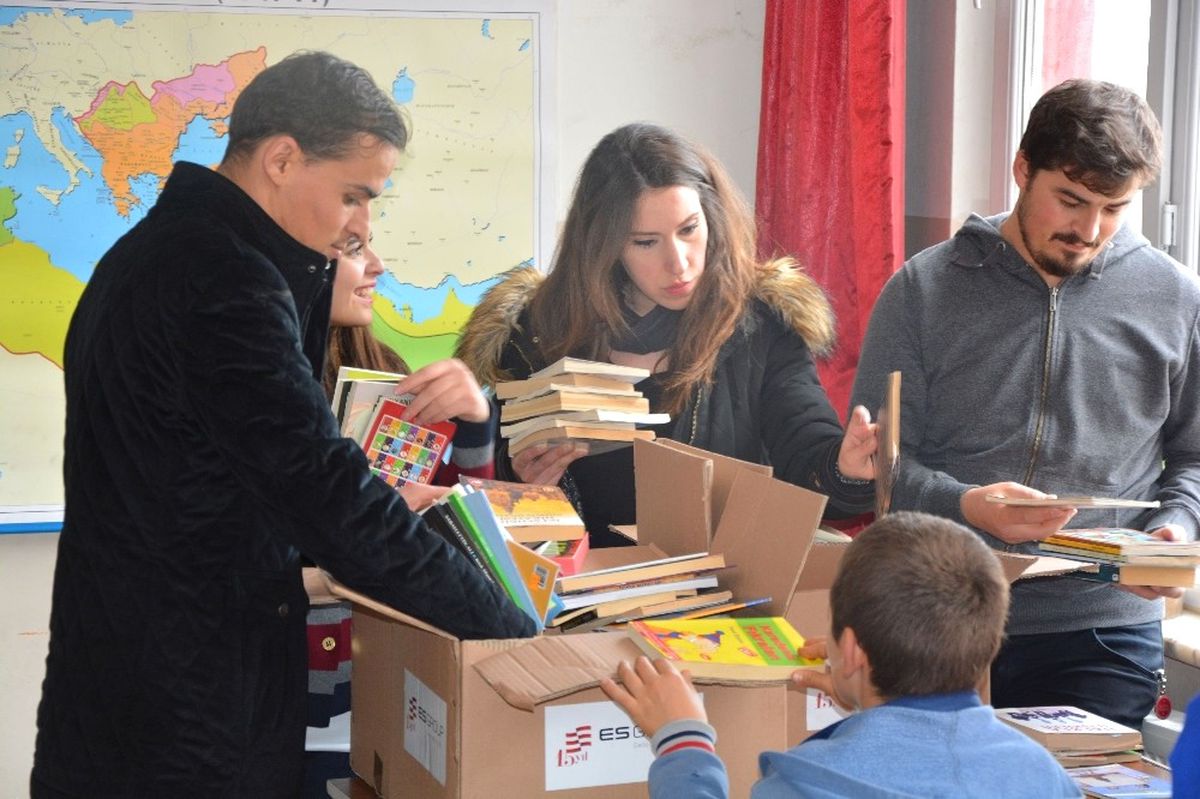 İzmir\'den Kahramanmaraş\'a Kitap Köprüsü