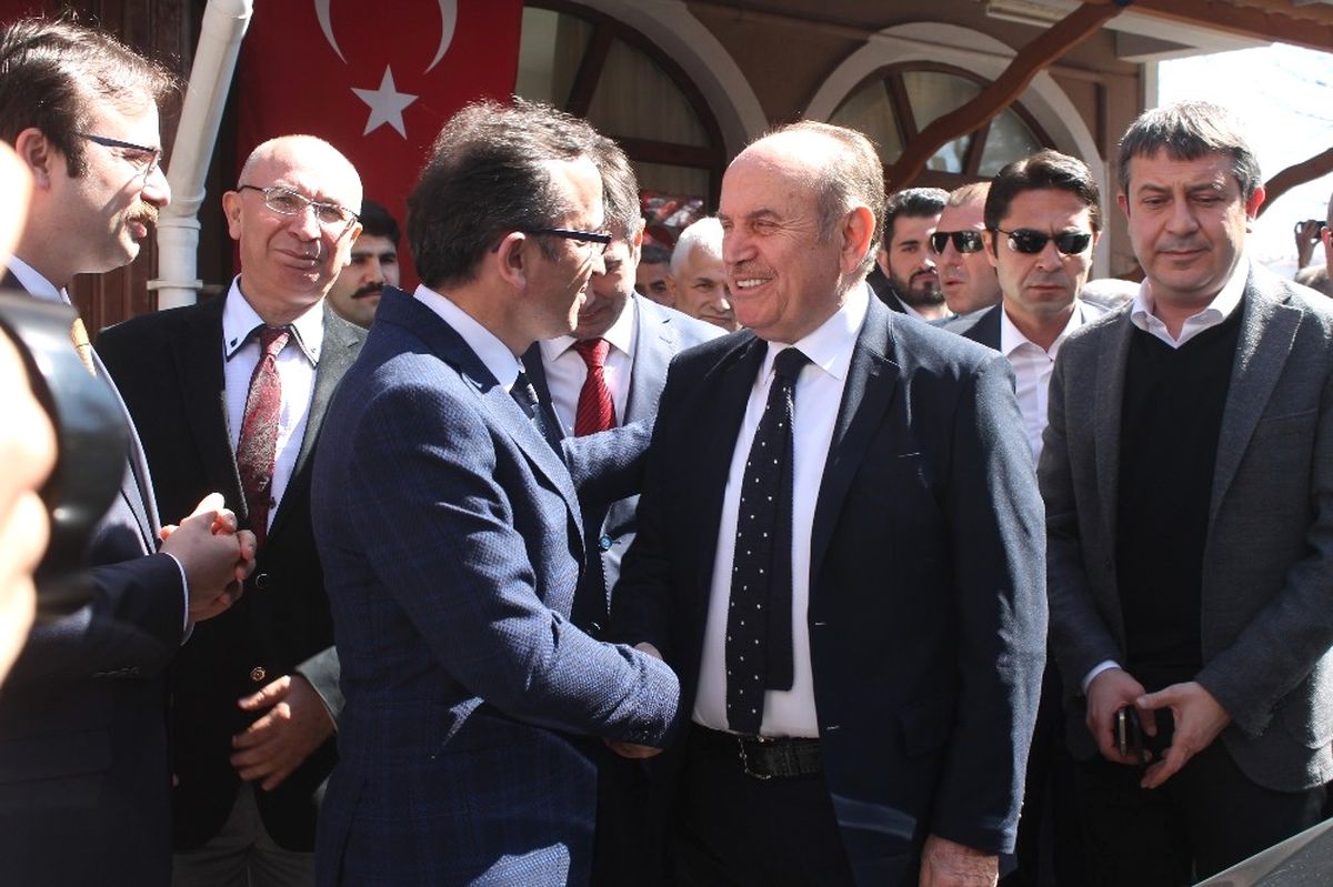 Kadir Topbaş: "Sayın Kılıçdaroğlu, Birilerini Karlamak Yerine Kendinizi Sevdirin"