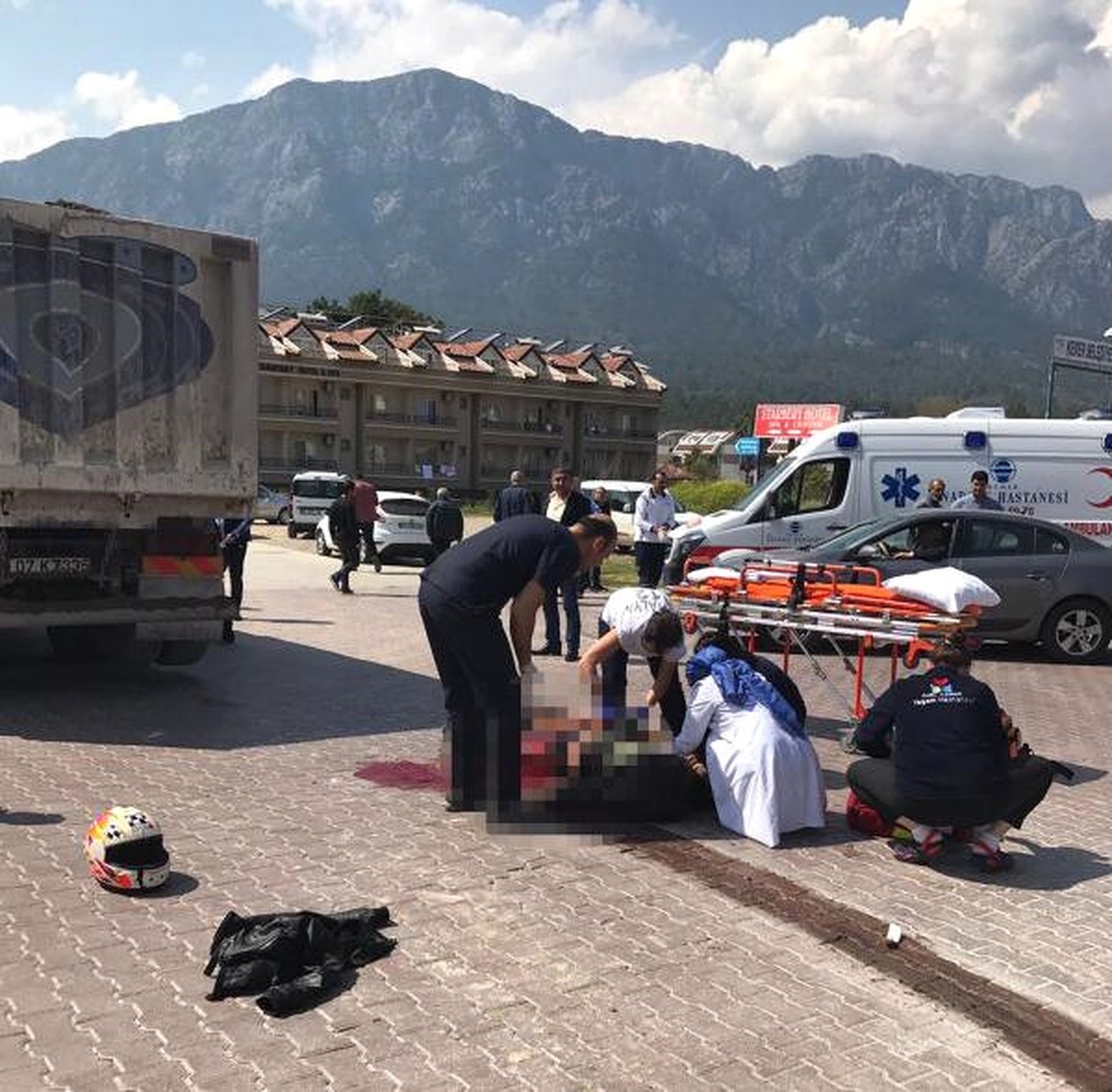 Kamyonla Motosiklet Çarpıştı: 2 Yaralı (2)