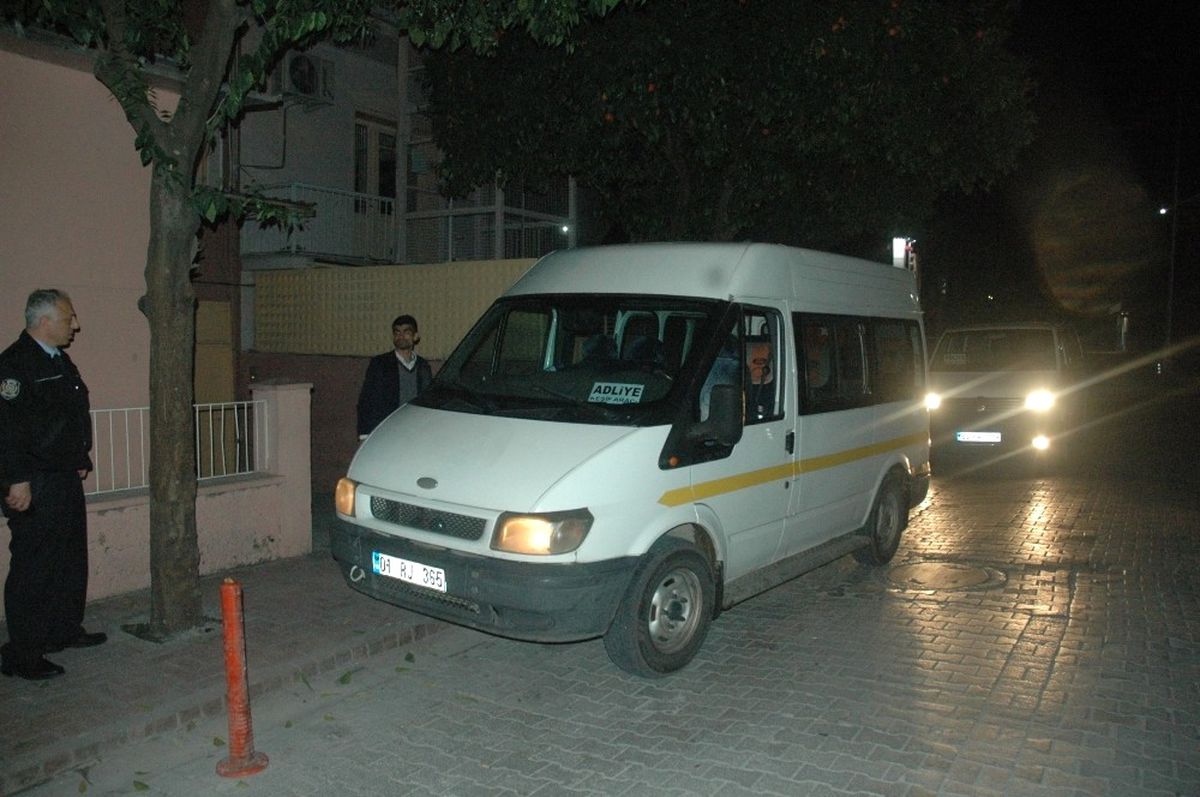 Kozan\'da 5 Kişinin Öldüğü Aile Katliamında, Cenazeler Adlı Tıp\'a Getirildi
