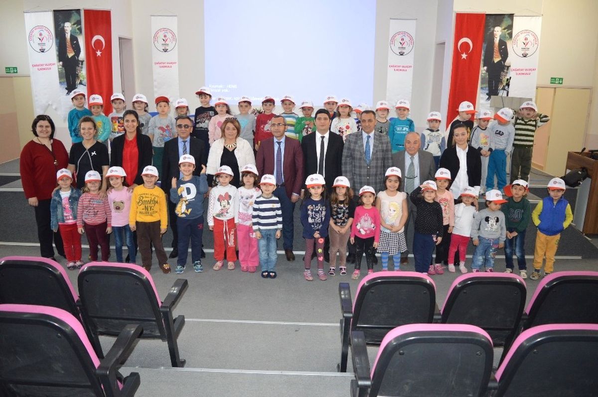 Manisa\'da Öğrencilere Trafik Eğitimi
