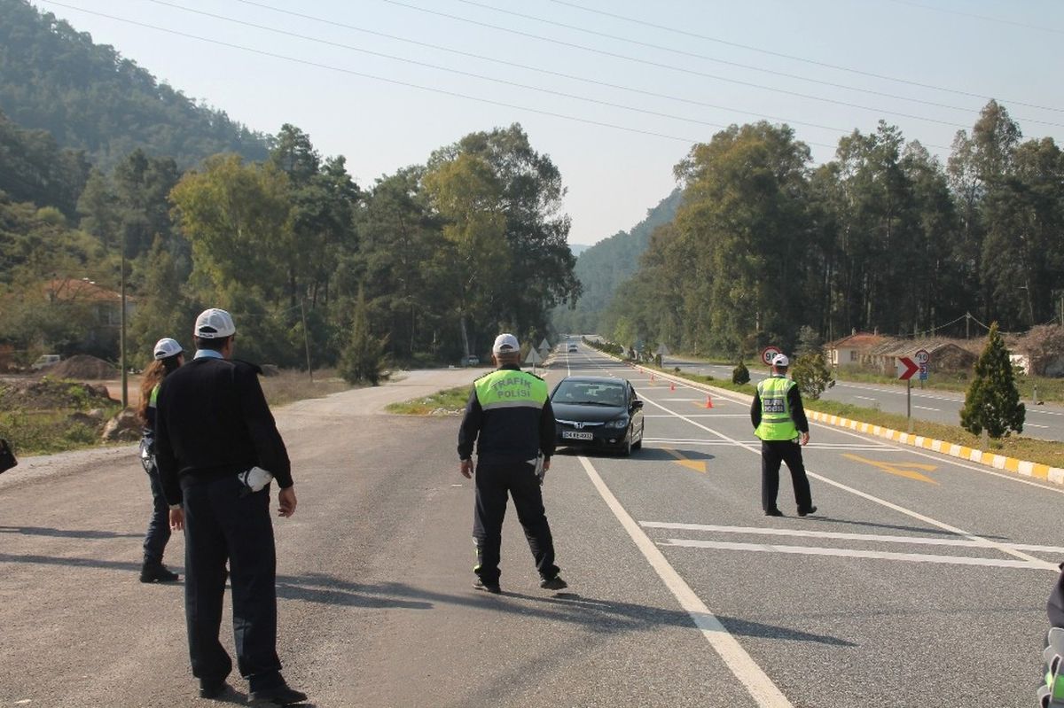 Marmaris\'te Trafik Ekipleri Denetimlerini Arttırdı