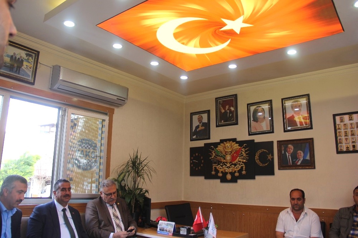 Milletvekili Yüksel Taksi Durağını Ziyaret Etti