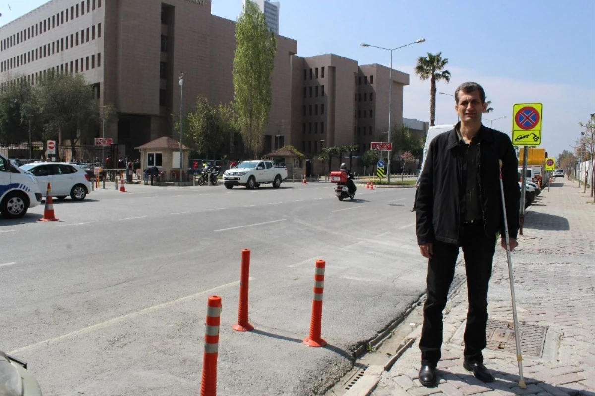 İzmir Adliye Saldırısında Yaralanan Avukat, Aylar Sonra Olay Yerine Geldi