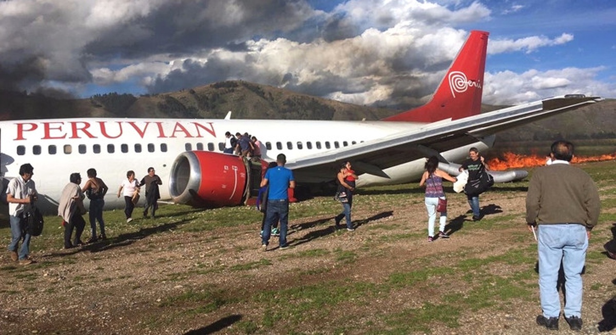 Peru Havayolları\'na Ait Uçak Pistten Çıktı