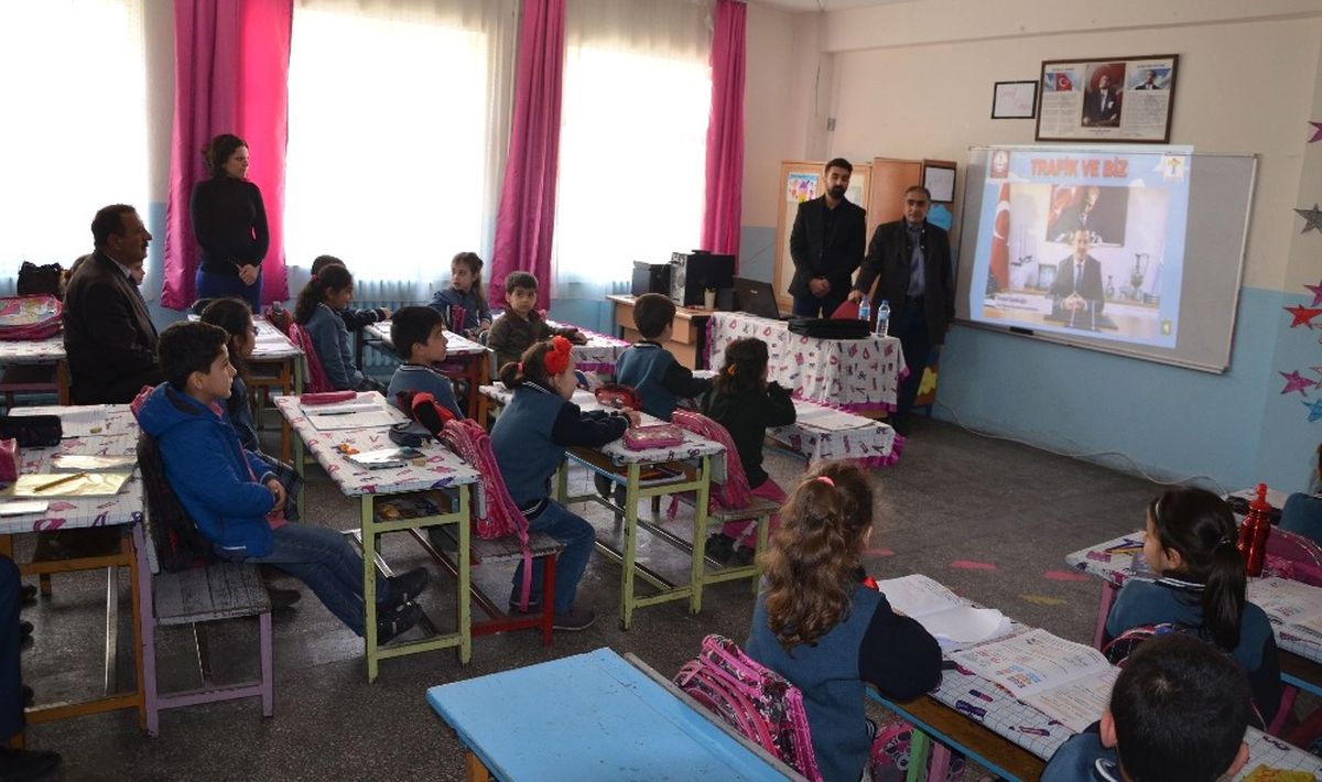Tatvan\'da Öğrencilere "Trafik" Eğitimi