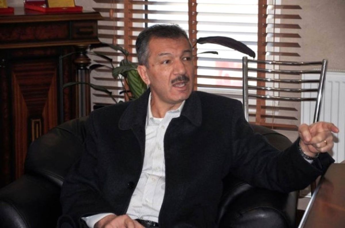 Üç Aylara Doğru