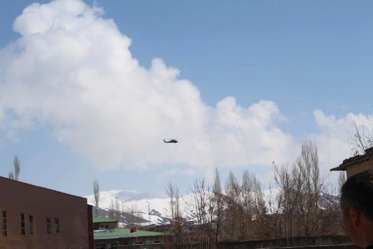 Yüksekova\'da Helikopter Hareketlilği