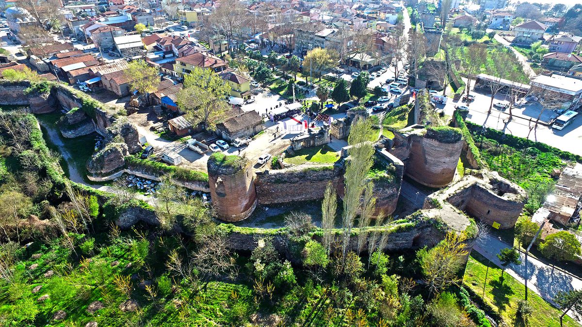 2000 yıllık İstanbul Kapı geleceğe açılıyor