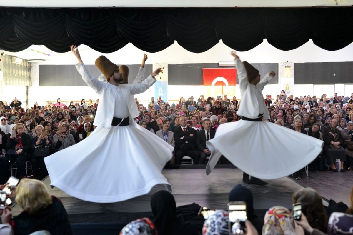 3 Bin Kadın Regaip Kandili İçin Bir Arada