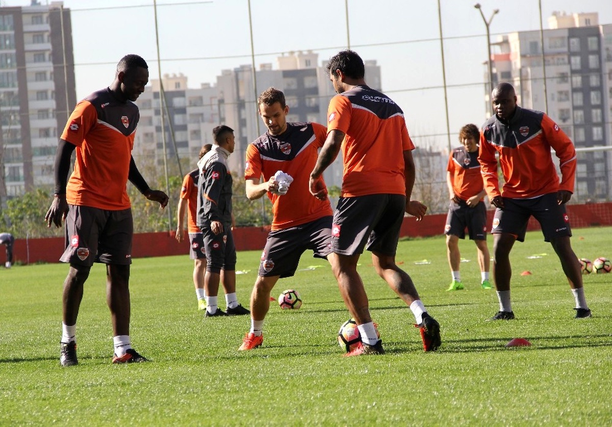 Adanaspor\'da Galatasaray Hazırlıkları Sürüyor