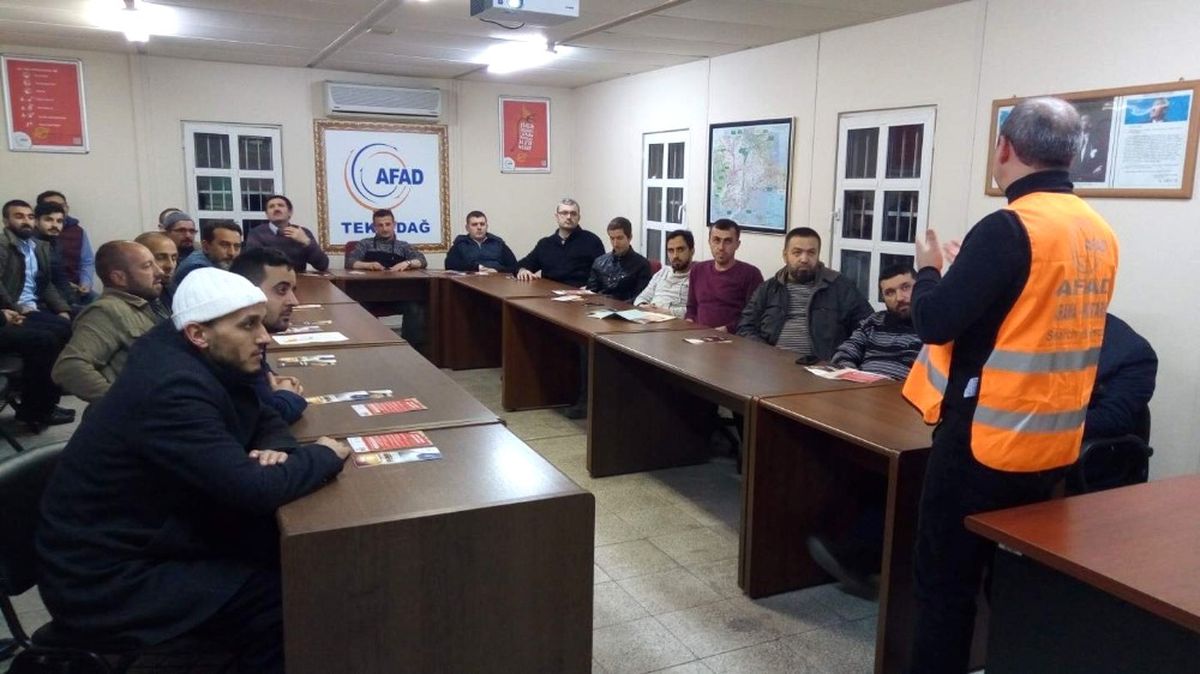 Afad\'tan Beşir Derneği Üyelerine Afet Bilinci Eğitimi
