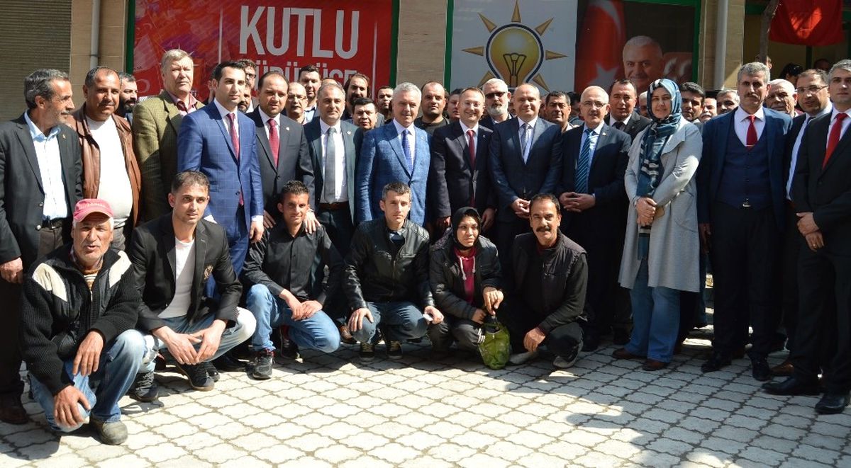 Ak Partili Ataş Turgutlu\'da Konuştu