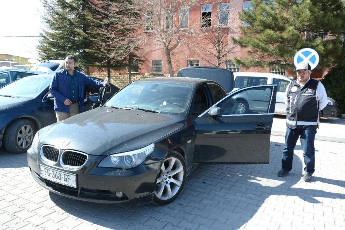 Aksaray\'da Kaçak Otomobil Operasyonu: 4 Gözaltı